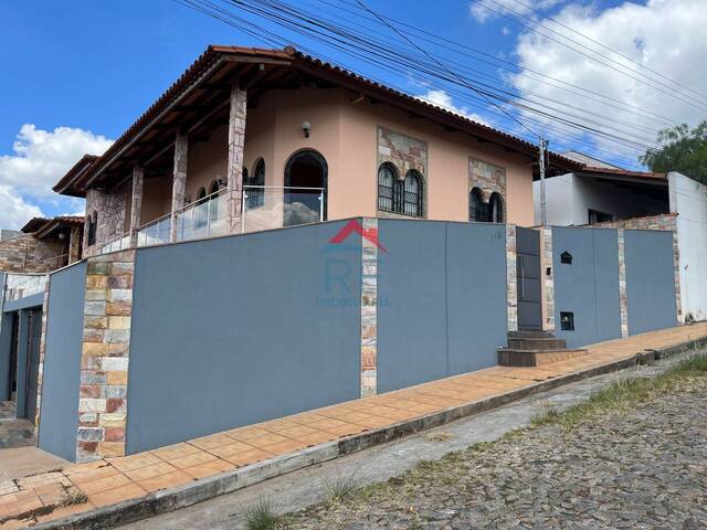 #996 - Casa para Venda em Pará de Minas - MG - 2