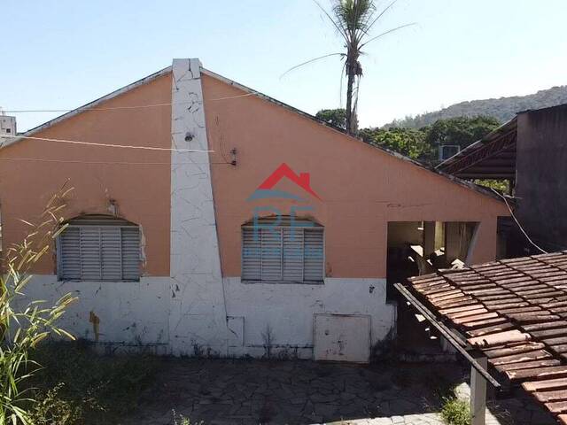 #1019 - Casa para Venda em Pará de Minas - MG - 2