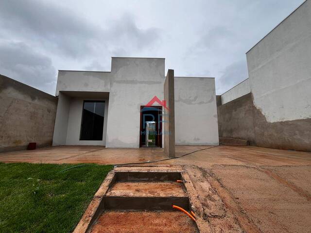 #1162 - Casa para Venda em Pará de Minas - MG